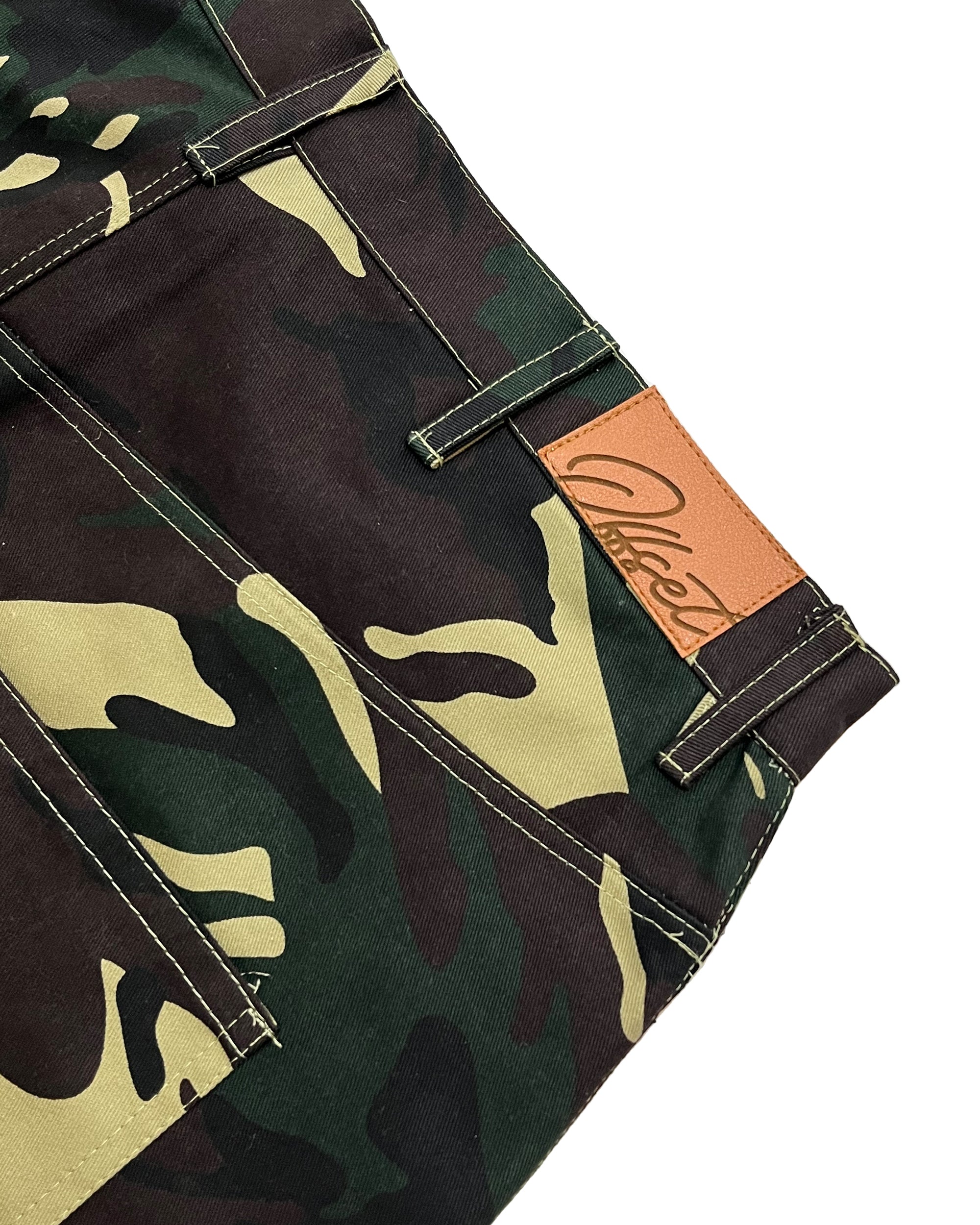 Baggy Cargo Shorts (UK Woodland)